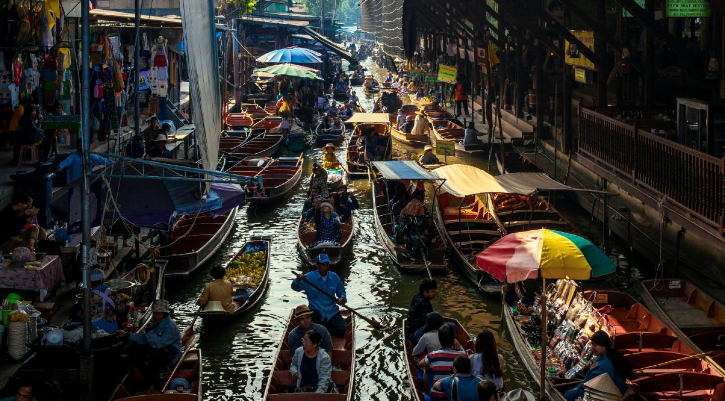 Esplora i mercati più famosi della Thailanida